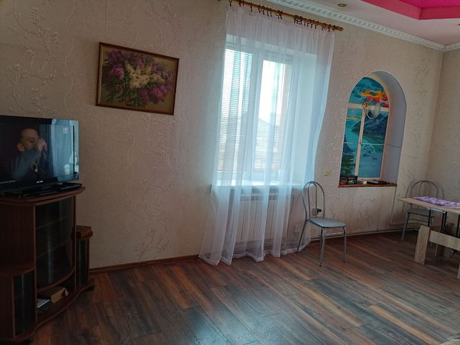 Фото 3: Дом посуточно — Уютный дом с беседкой и зоной барбекю на улице Жолудева
