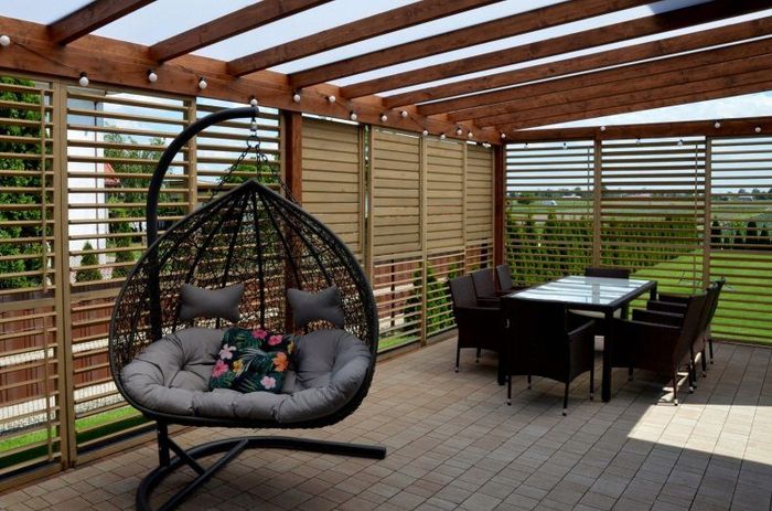 Sichtschutz für Terrasse und Balkon - draußen versteckt sitzen